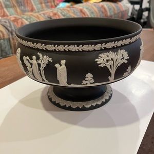 Wedgwood Lido bowl in Jasperware.  A rare find.  No flaws.